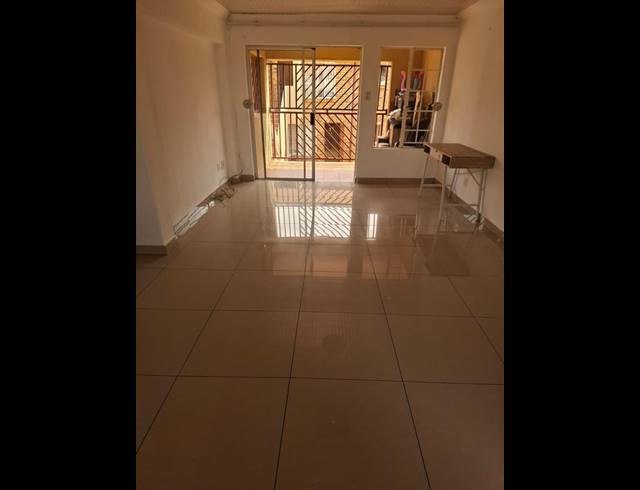 2 BEDROOM PROPERTY TO RENT IN MORELETAPARK